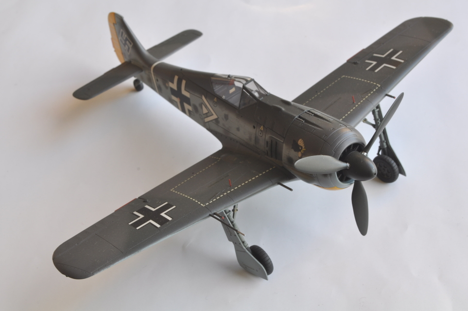 TAMIYA 1/48 Focke Wulf FW190-A3 lieutenant Hans "Assi" Hahn of V./JG2