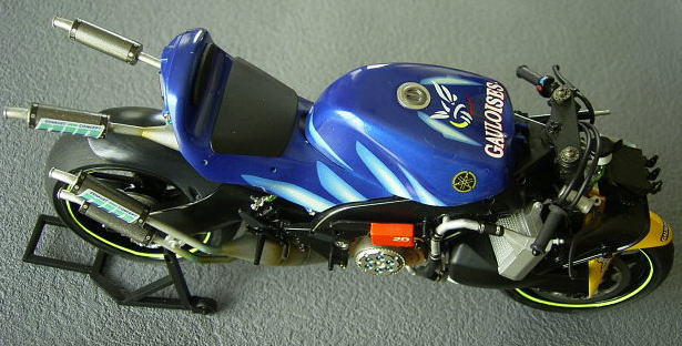 TAMIYA 1/12 TECH3 YAMAHA YZR500 '01 