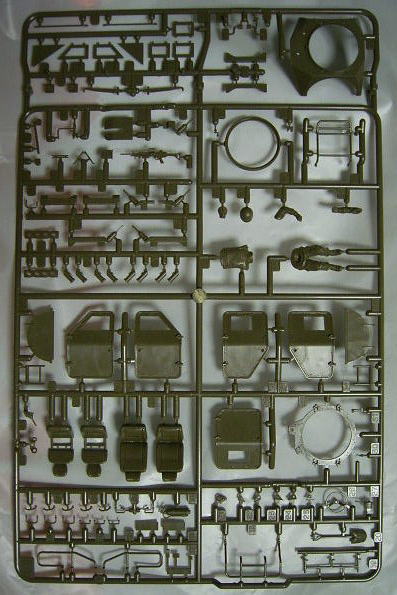 TAMIYA 1/35 LIGHT ARMORED VEHICLE